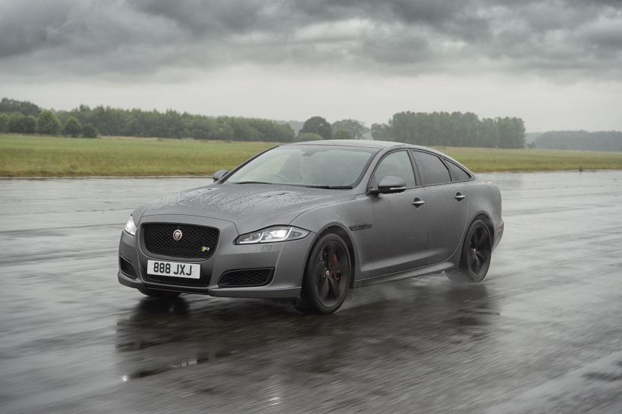  Jaguar XJR575 (X351) 2017 года  (WW) (фото 2 из 46)